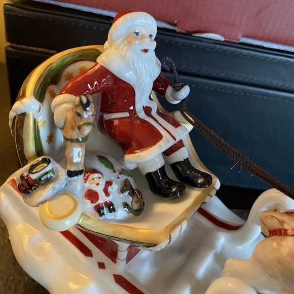 VILLEROY & BOCH, Santa Claus in Sleigh w/ Reindeer Christmas Figurine - Picture 2 of 12